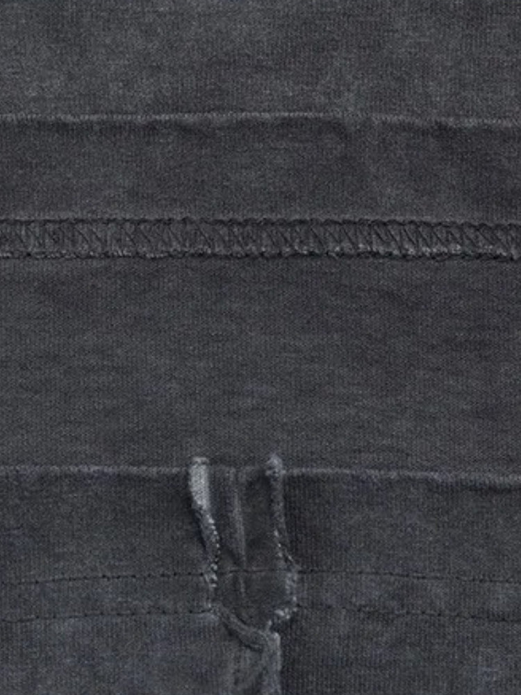 T-shirt déchiré au dos