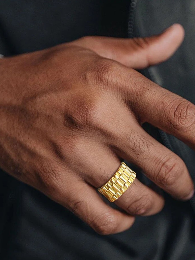 Bague en or brut Old Money