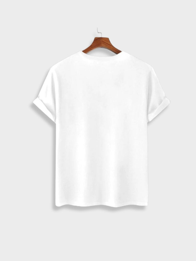 Coupez le t-shirt de l'astronaute